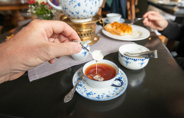 Zu den Weltmeistern im Teetrinken